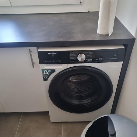 Chambre Privative Renove 2024, Climatisation, Tramway Sur Place , 12 Min Centre, 16 Min Plage, Apercu Lateral Mer, 2 Wc Avec 2 Salle De Bain, Private Room Renovated 2024, Air-Conditioned , Tram On Spot, 2 Toilets And 2 Bathrooms Nizza Esterno foto