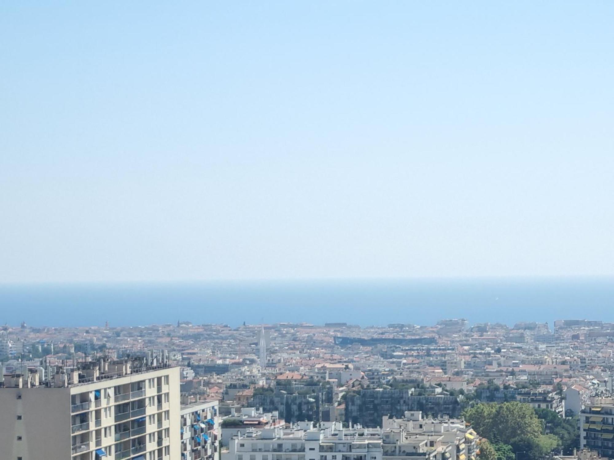 Chambre Privative Renove 2024, Climatisation, Tramway Sur Place , 12 Min Centre, 16 Min Plage, Apercu Lateral Mer, 2 Wc Avec 2 Salle De Bain, Private Room Renovated 2024, Air-Conditioned , Tram On Spot, 2 Toilets And 2 Bathrooms Nizza Esterno foto