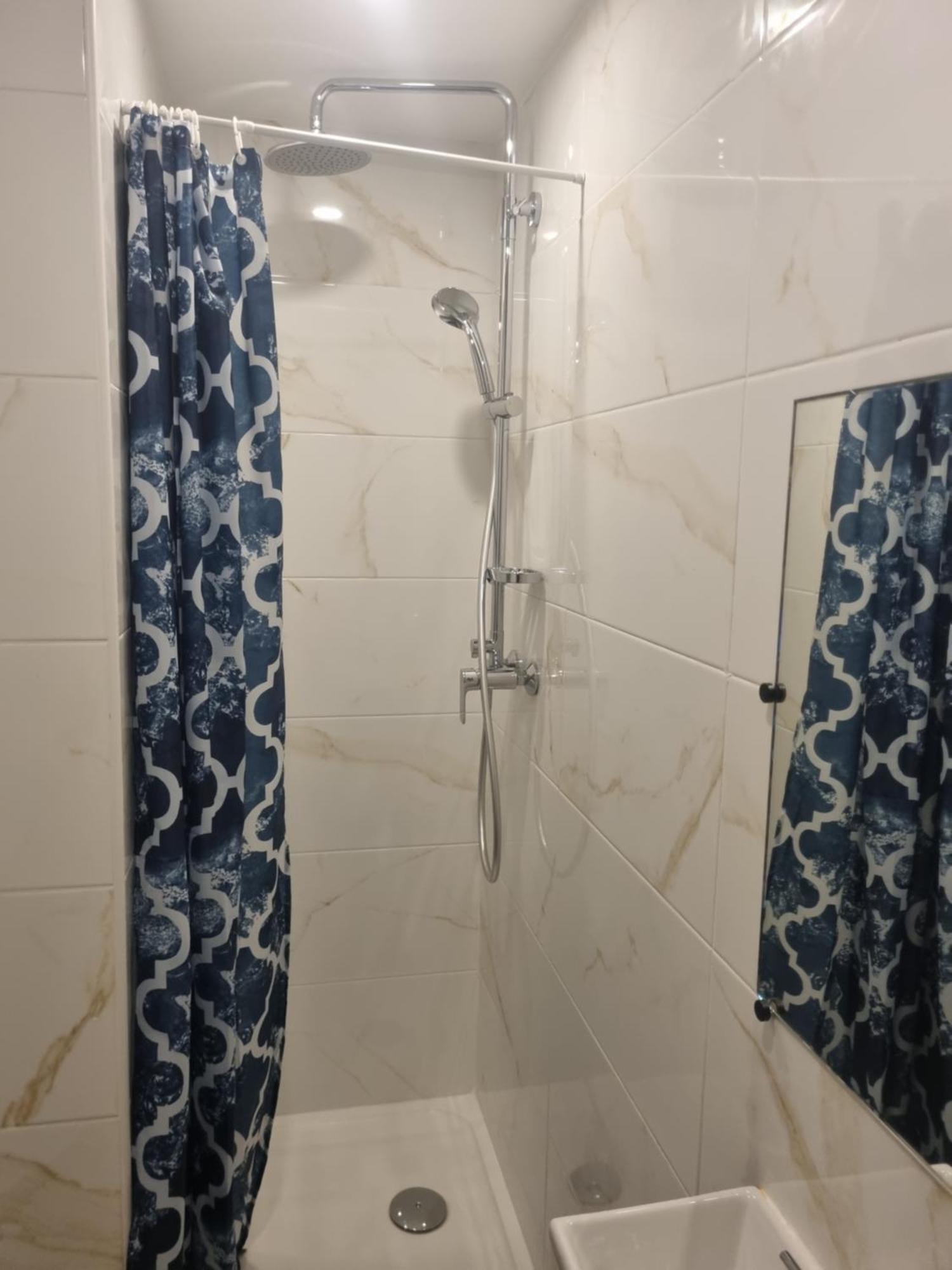 Chambre Privative Renove 2024, Climatisation, Tramway Sur Place , 12 Min Centre, 16 Min Plage, Apercu Lateral Mer, 2 Wc Avec 2 Salle De Bain, Private Room Renovated 2024, Air-Conditioned , Tram On Spot, 2 Toilets And 2 Bathrooms Nizza Esterno foto